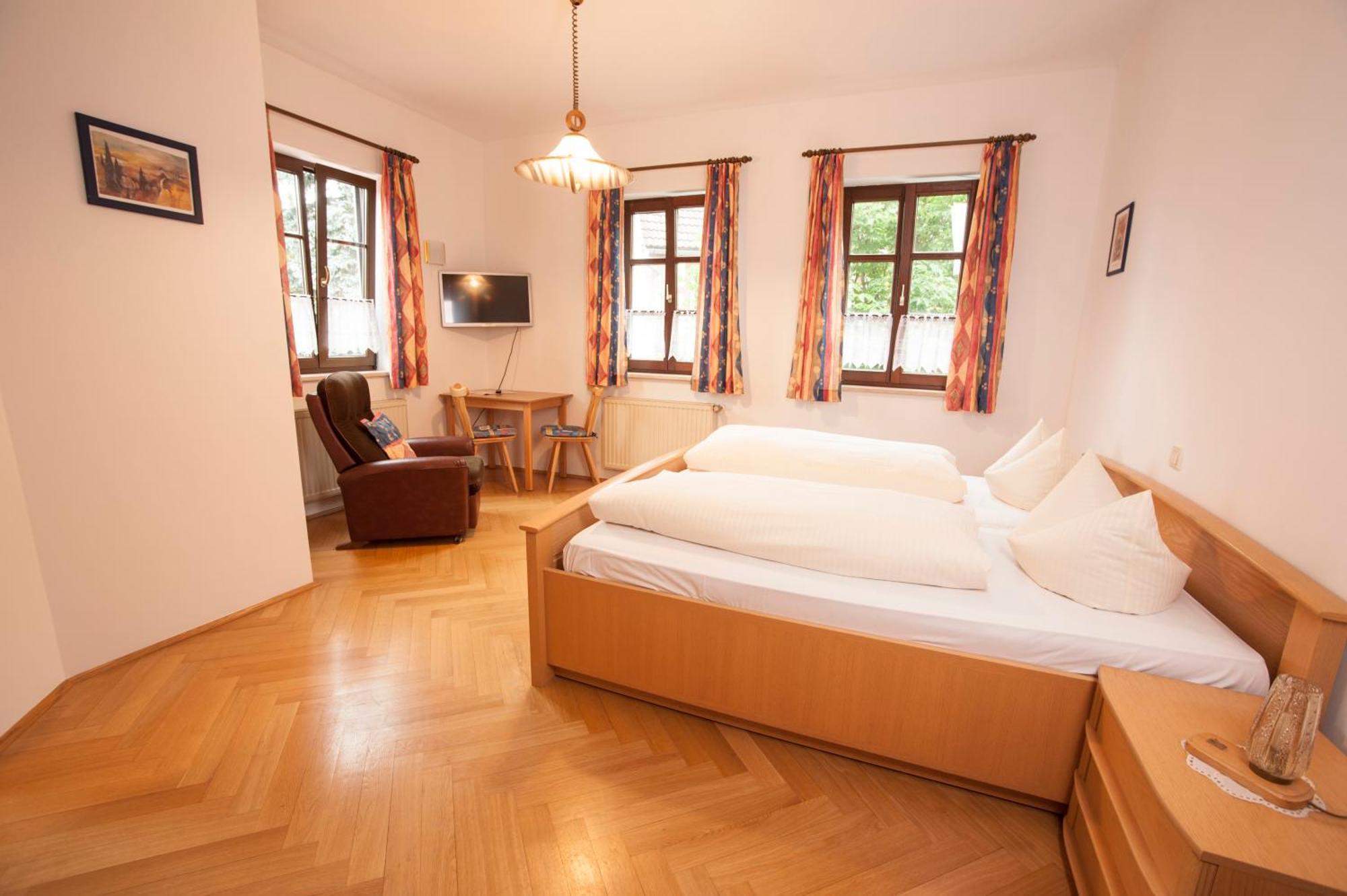 Gasthaus Schoellmann Feuchtwangen Pokoj fotografie